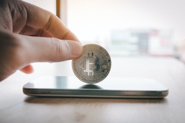 Quelles techniques de chiffrement des données sont recommandées pour des communications satellites sécurisées ?